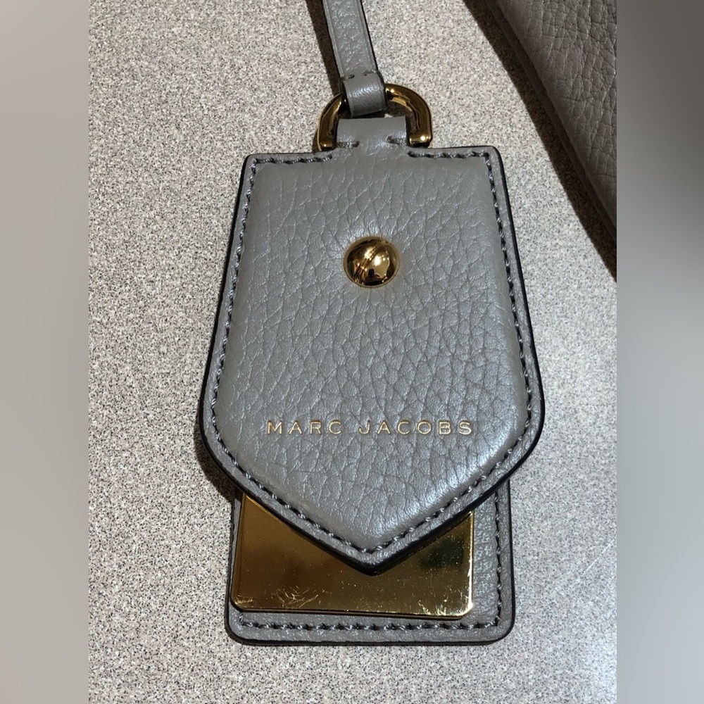 Marc Jacobs Gray Leather Hobo Bag with Gold Hardware - Picture 9 of 16